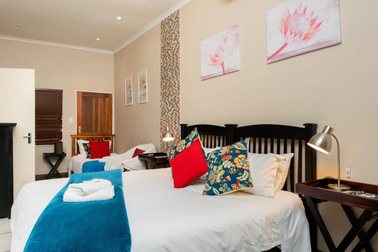 Riverbank Lodge Upington Exterior photo