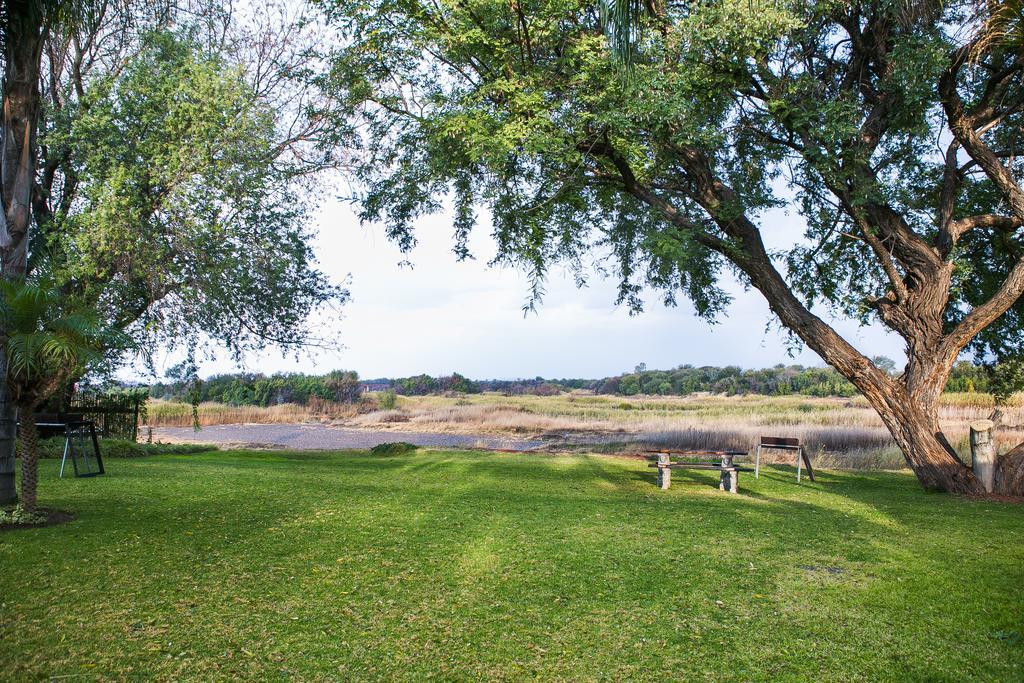 Riverbank Lodge Upington Exterior photo